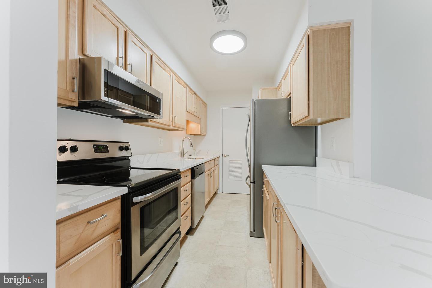 5800-b Torington Dr #833 Property Photo 18