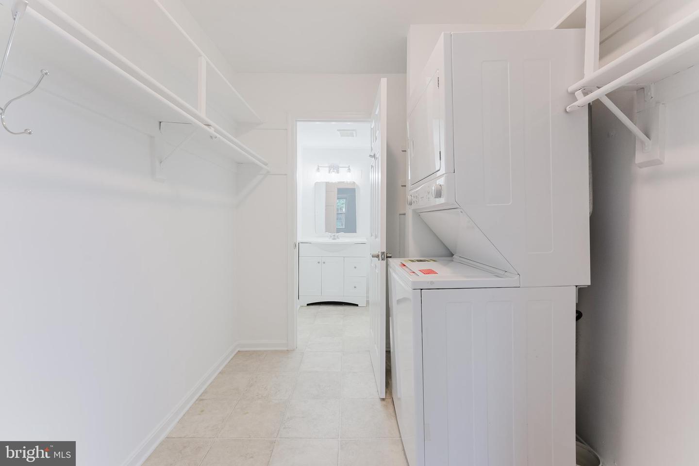 5800-b Torington Dr #833 Property Photo 21
