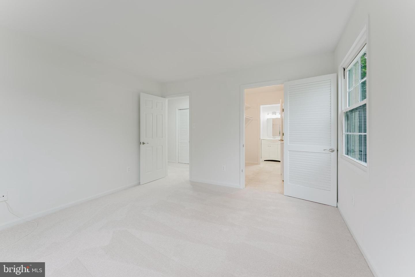 5800-b Torington Dr #833 Property Photo 28