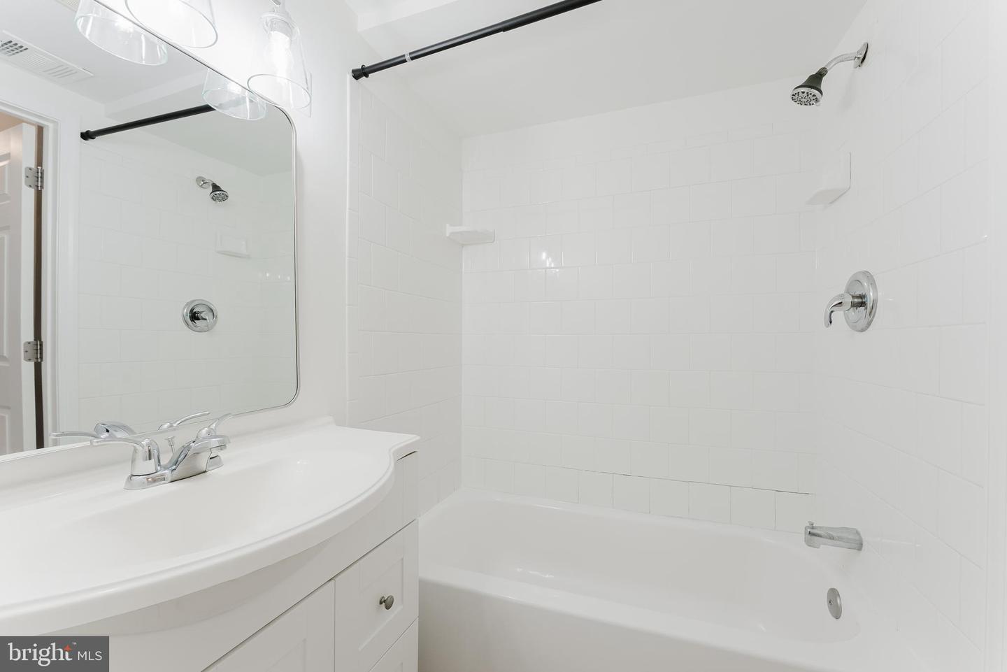 5800-b Torington Dr #833 Property Photo 30
