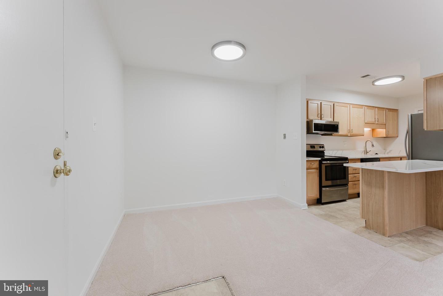 5800-b Torington Dr #833 Property Photo 32
