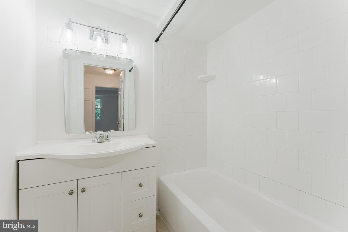 5800-b Torington Dr #833 Property Photo 33