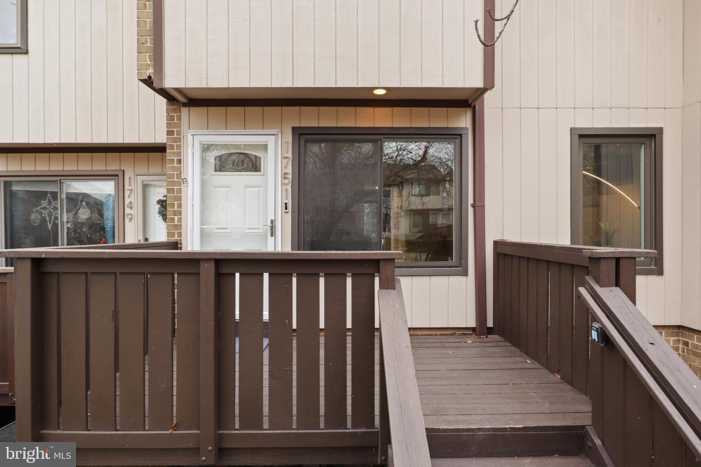 1751 Westwind Way #38b Property Photo 3