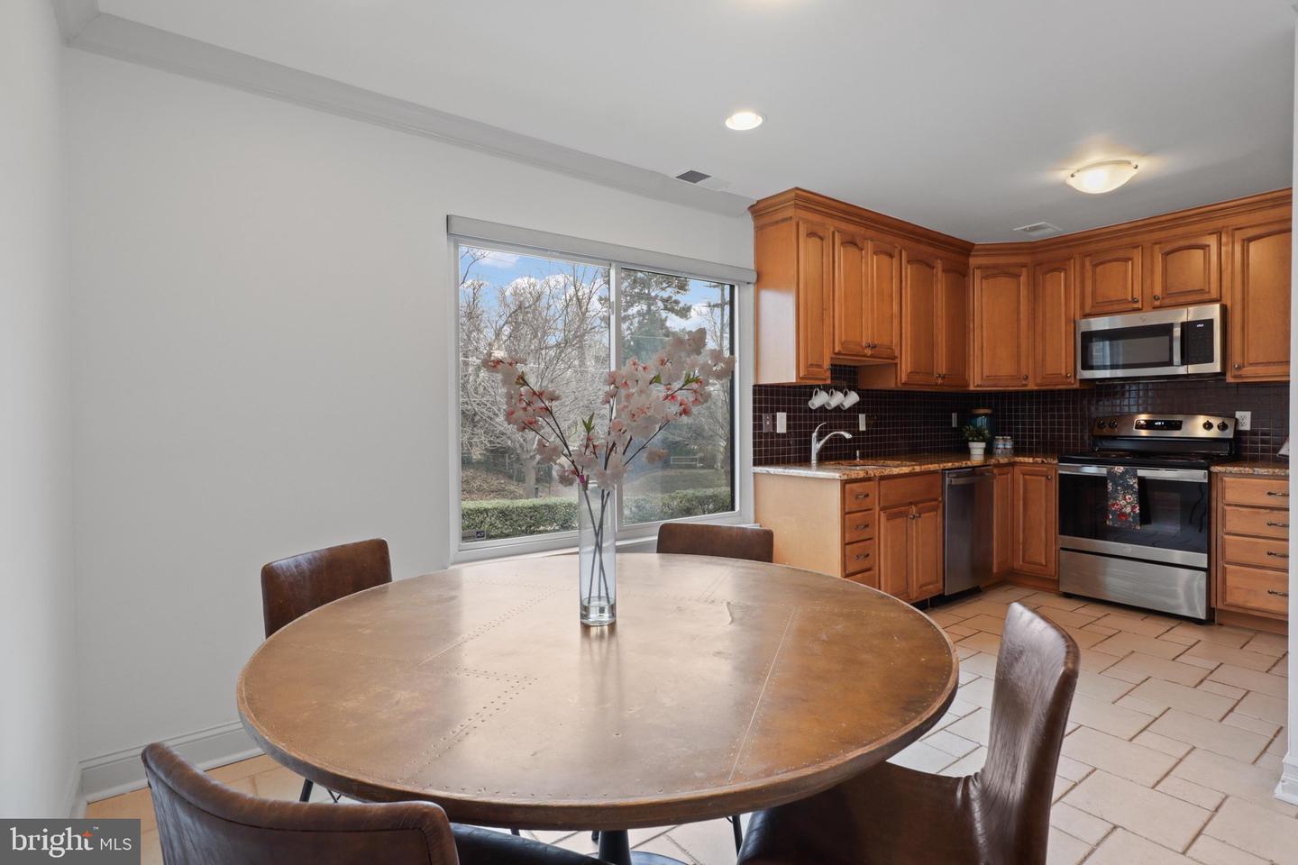 1751 Westwind Way #38b Property Photo 10
