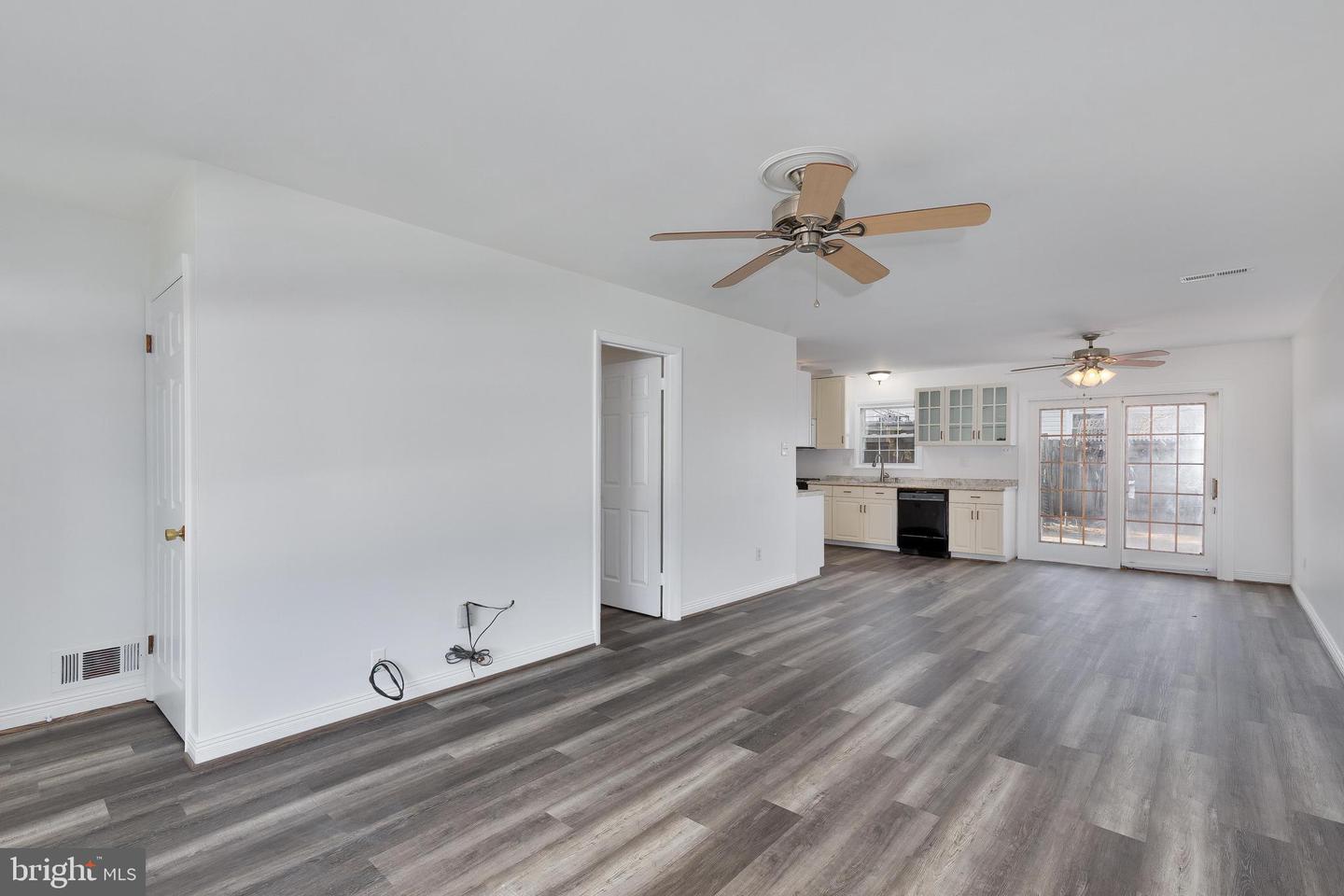 4114 Lees Corner Rd Property Photo 4