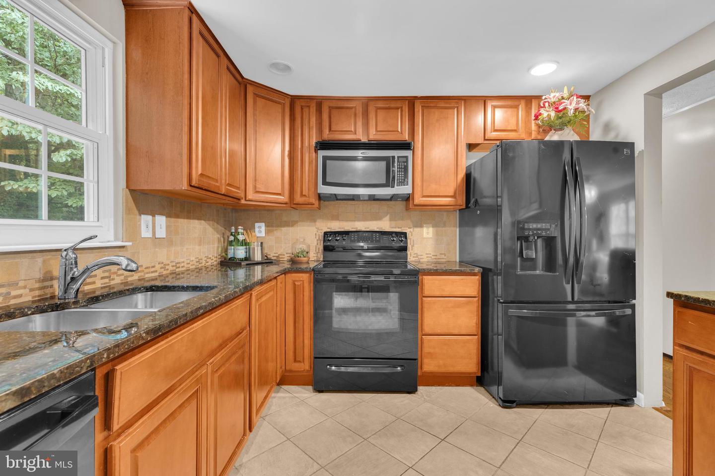 8417 Great Lake Ln Property Photo 4