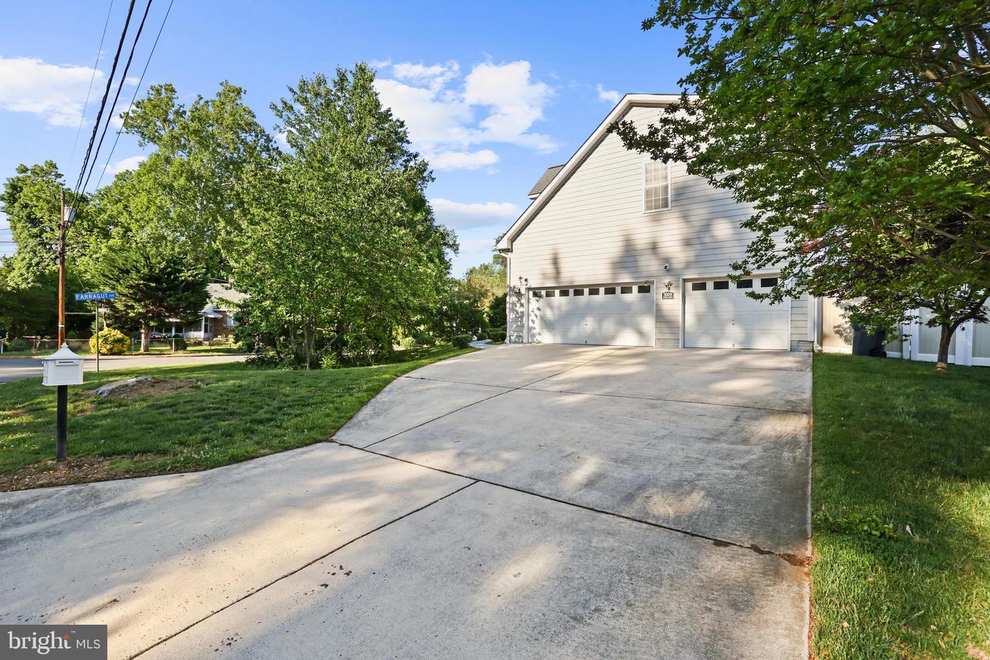 3009 Marshall St Property Photo 51