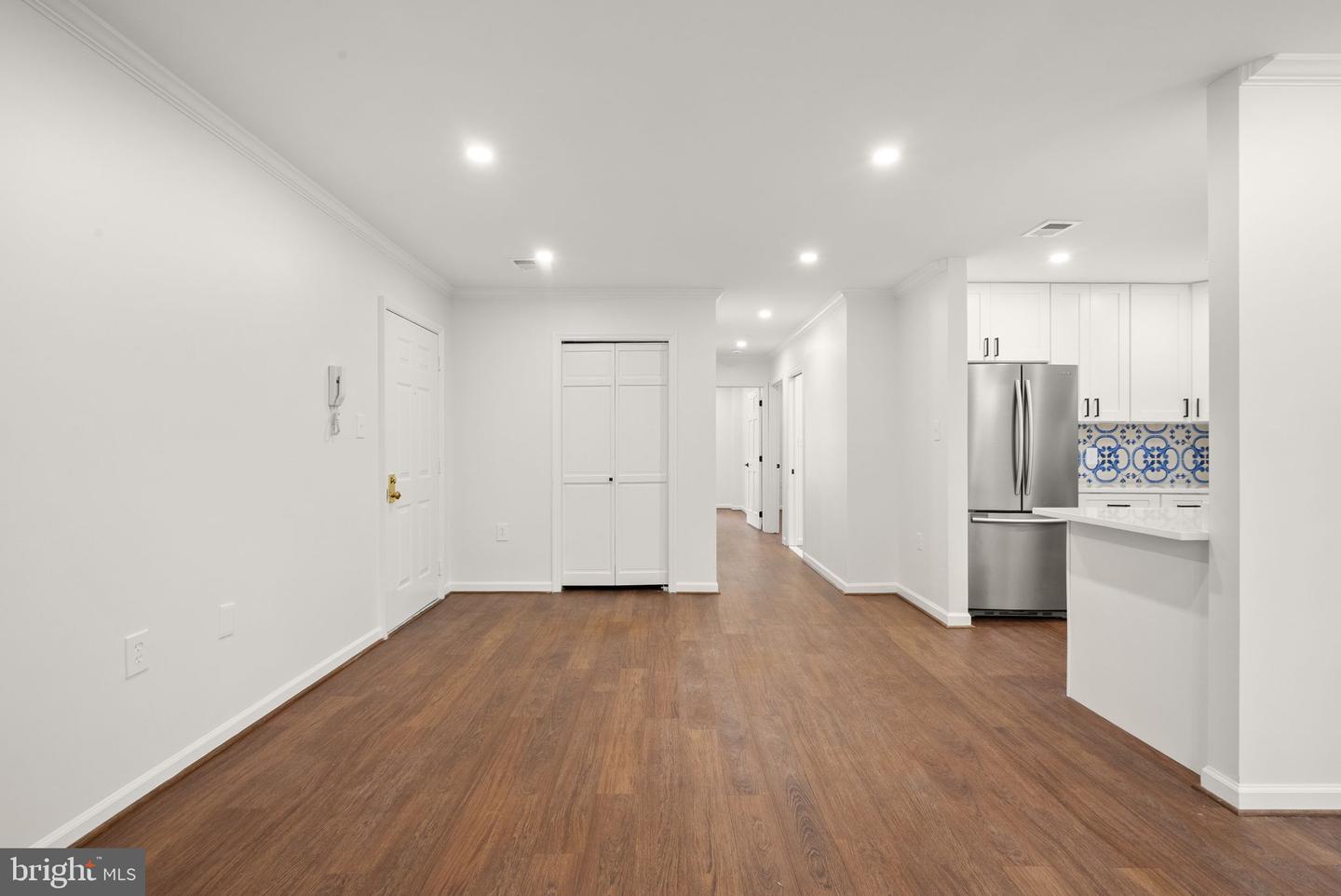 7256 Glen Hollow Ct #2 Property Photo 9