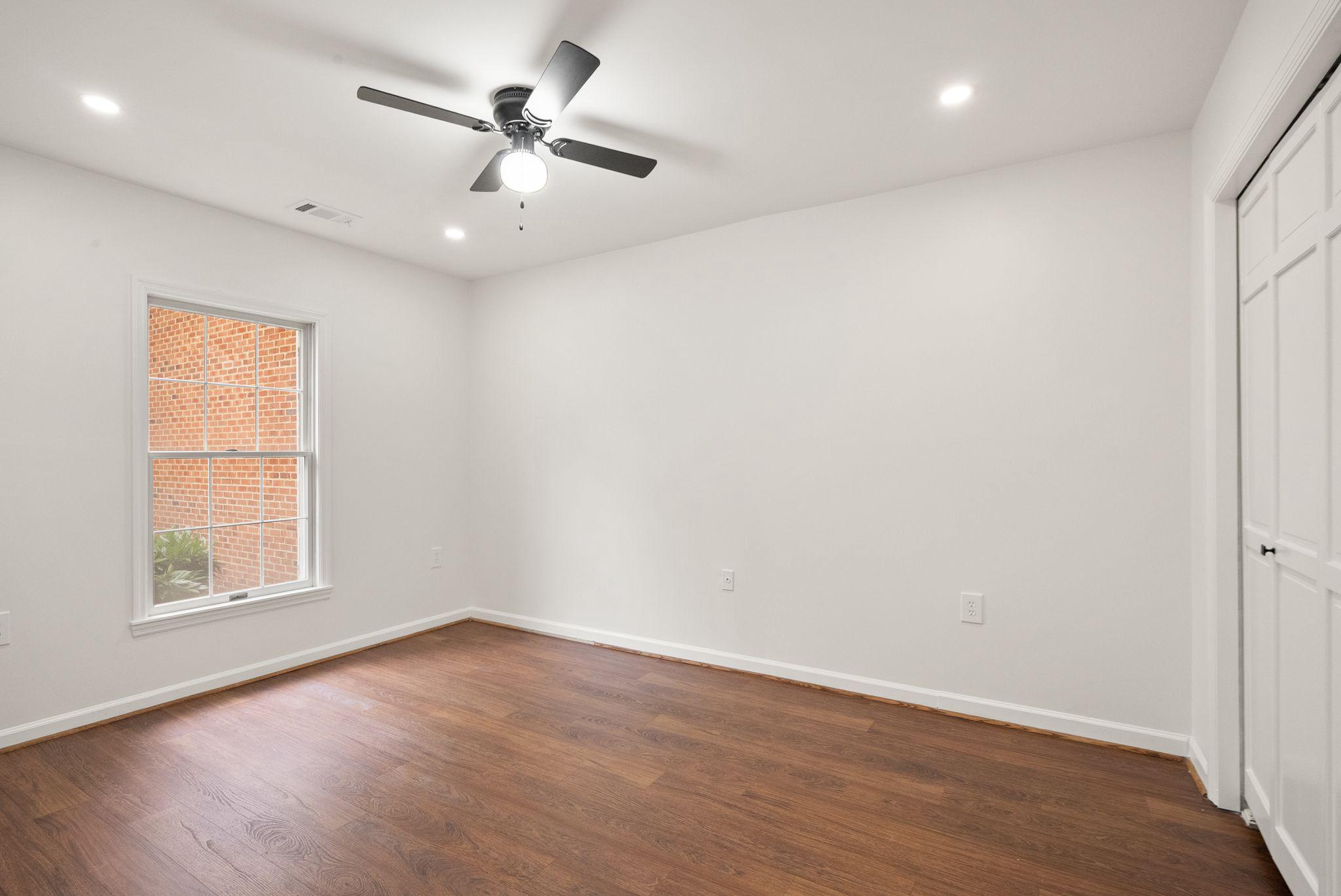 7256 Glen Hollow Ct #2 Property Photo 12