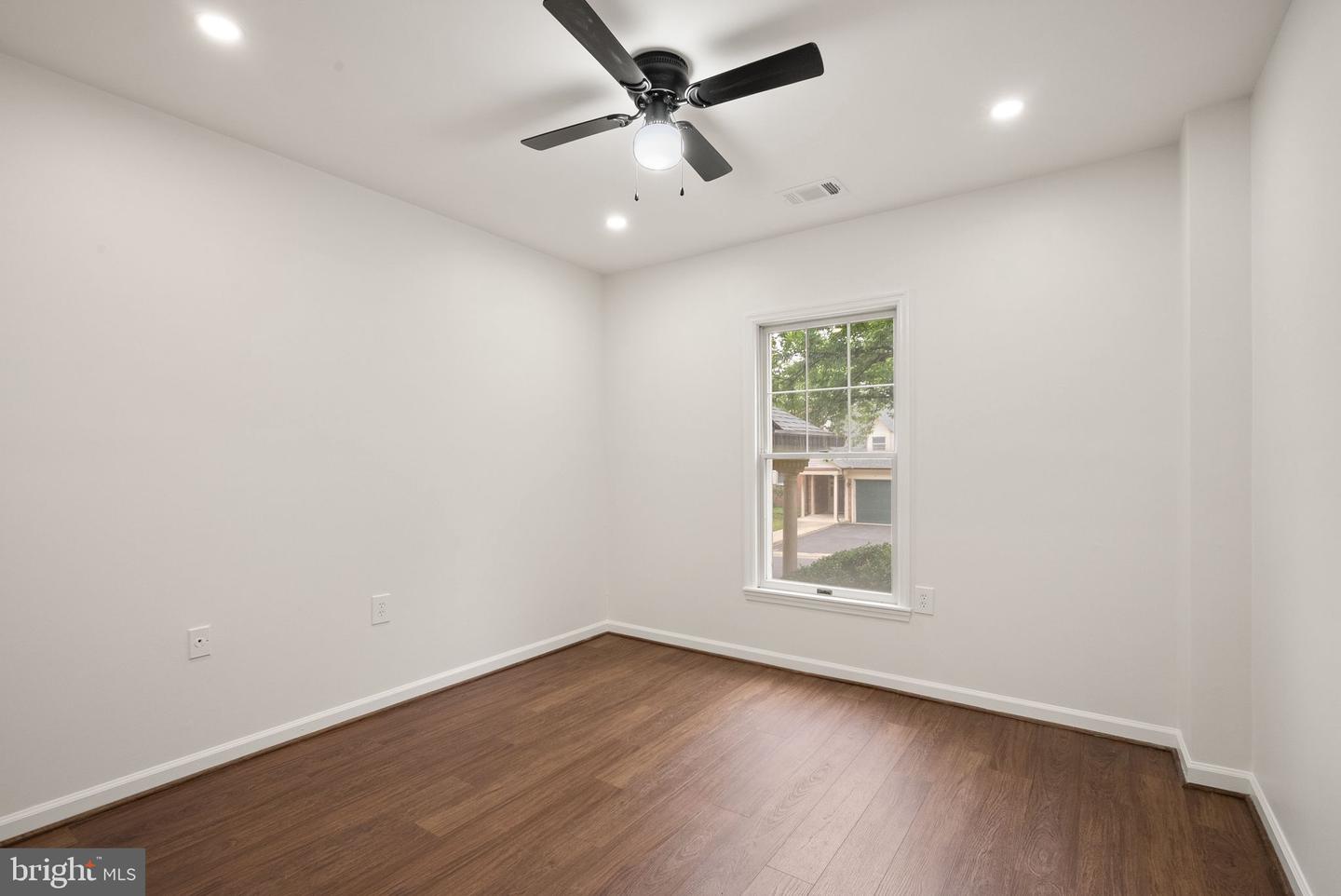 7256 Glen Hollow Ct #2 Property Photo 16