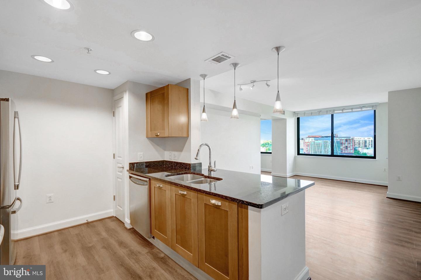 2451 Midtown Ave #1502 Property Photo 3