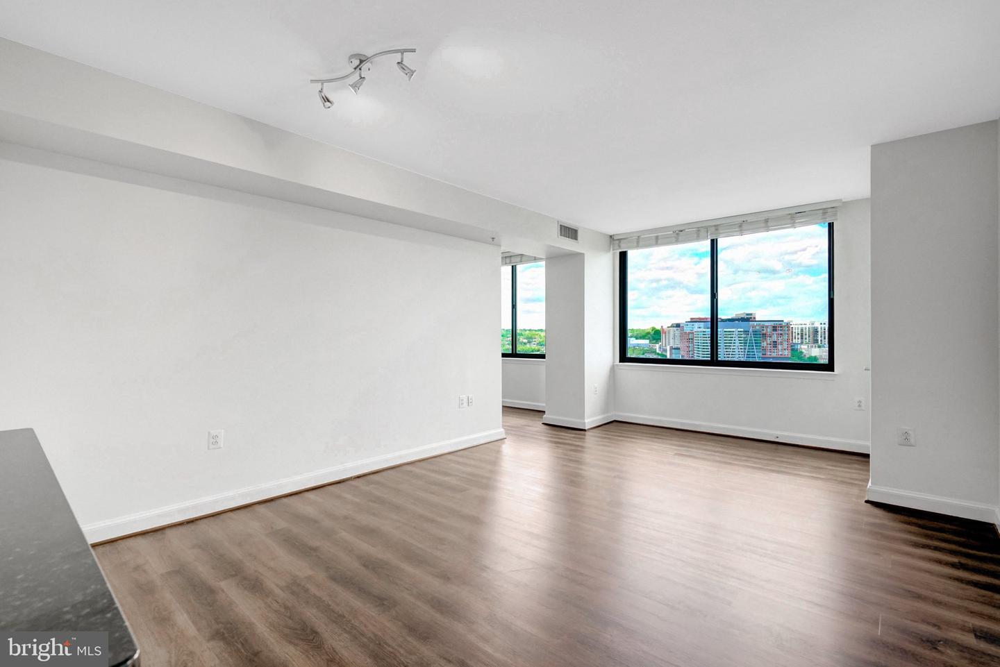 2451 Midtown Ave #1502 Property Photo 7