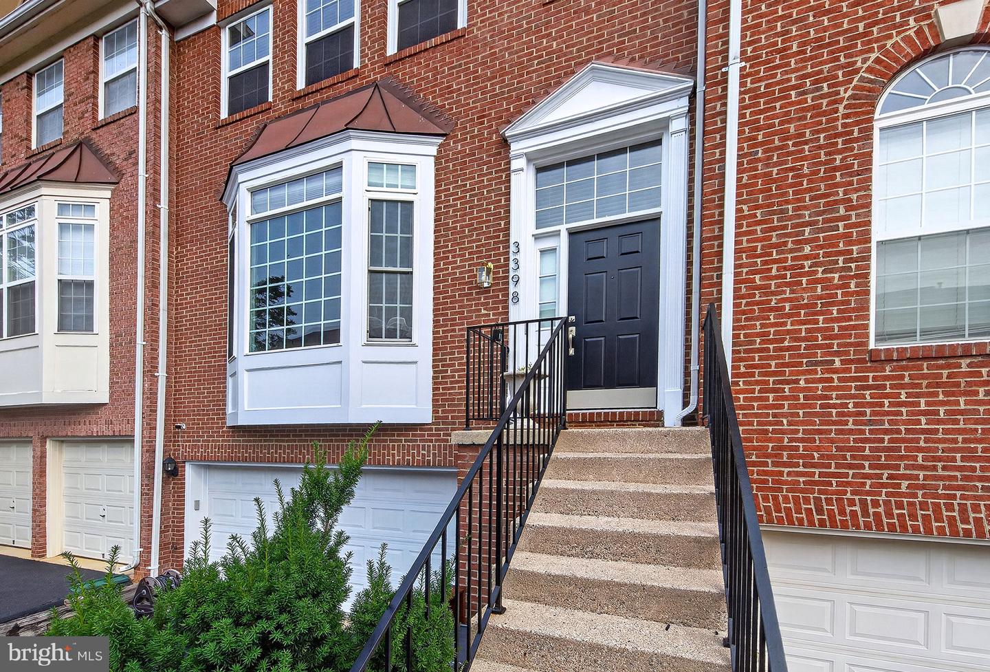 3398 Governor's Crest Ct Property Photo 3