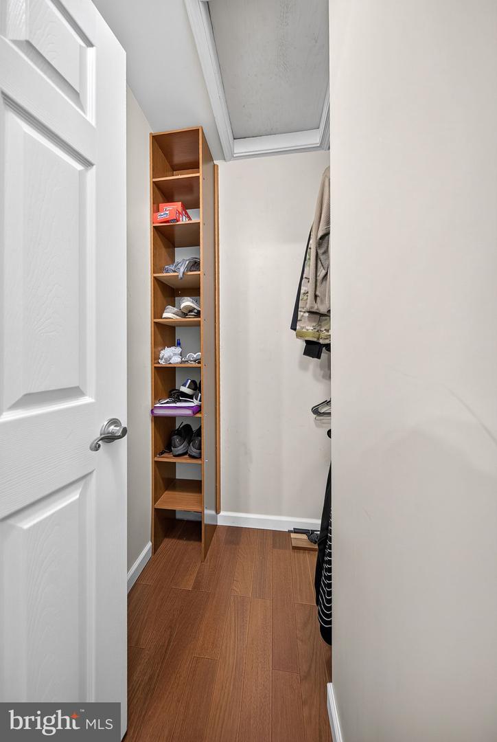 3398 Governor's Crest Ct Property Photo 27
