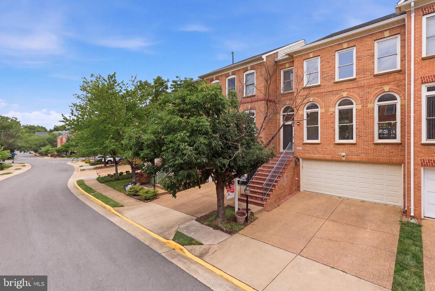 1813 Brentridge St Property Photo 3