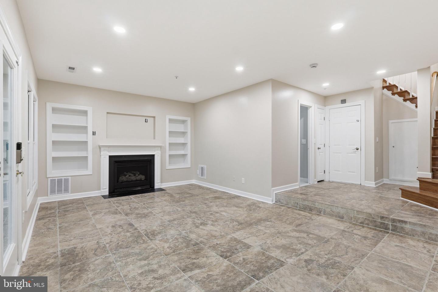1813 Brentridge St Property Photo 29