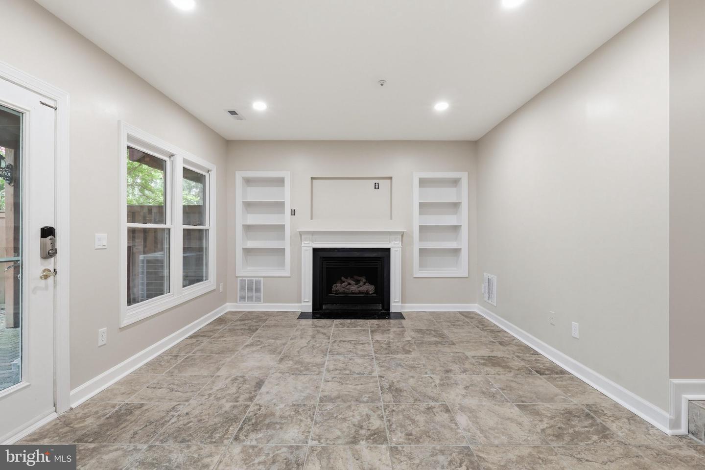 1813 Brentridge St Property Photo 30
