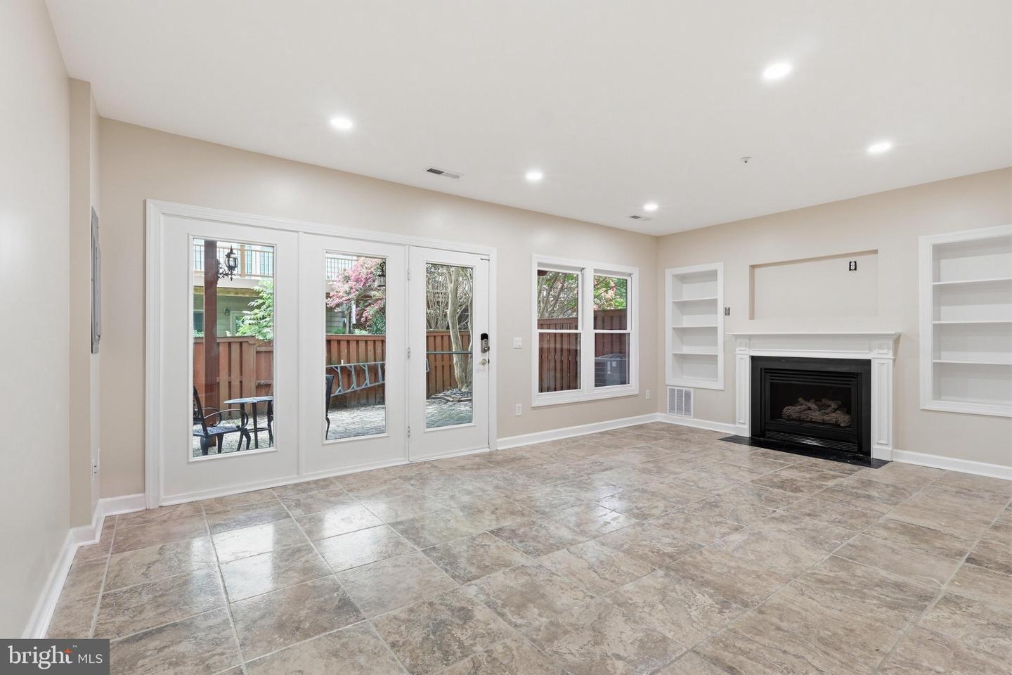1813 Brentridge St Property Photo 31
