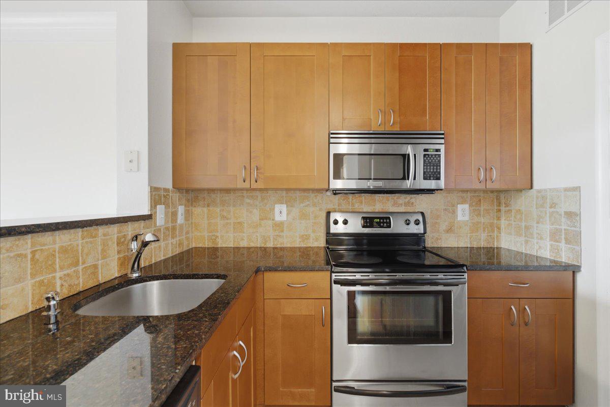 1591 Spring Gate Dr #3102 Property Photo 17