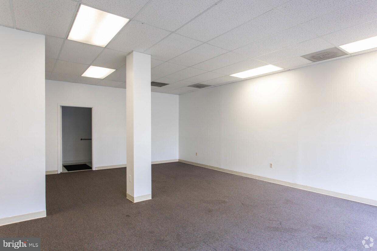8390-suite E Terminal Rd Property Photo 8