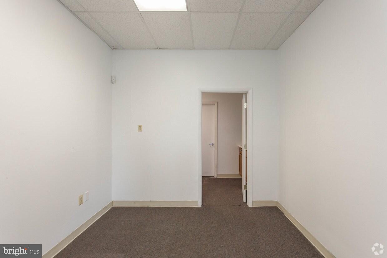 8390-suite E Terminal Rd Property Photo 9