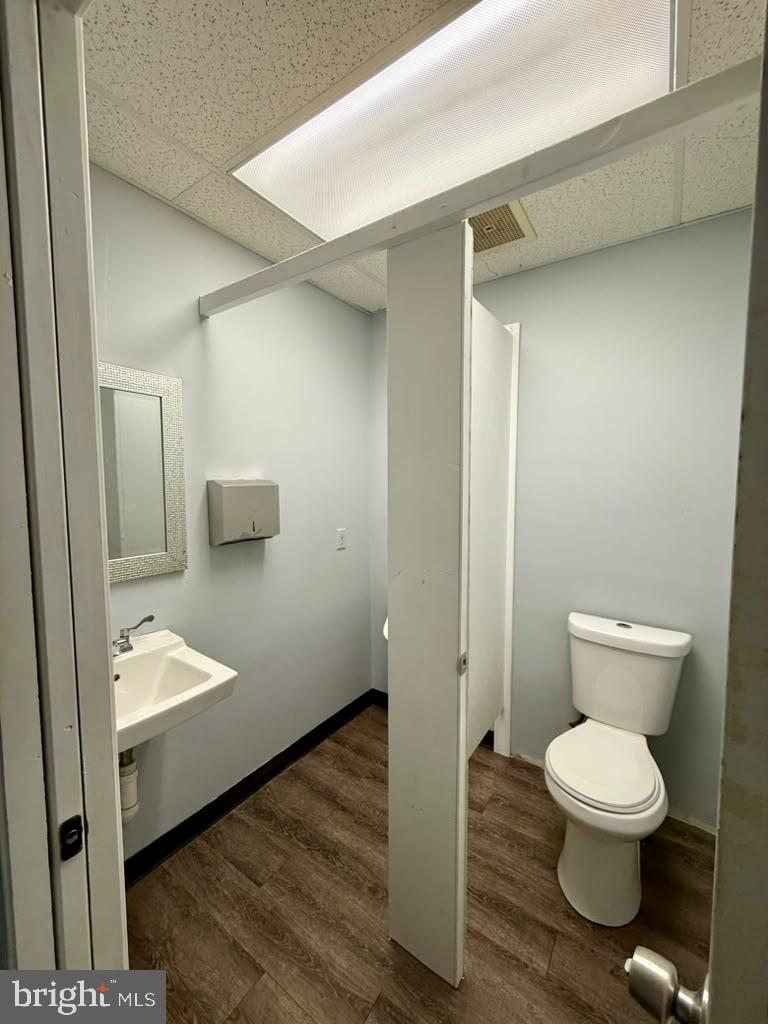 8390-suite E Terminal Rd Property Photo 16