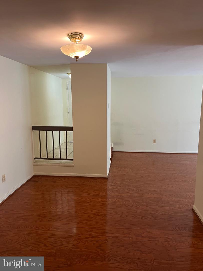 11232 Chestnut Grove Sq #135 Property Photo 2
