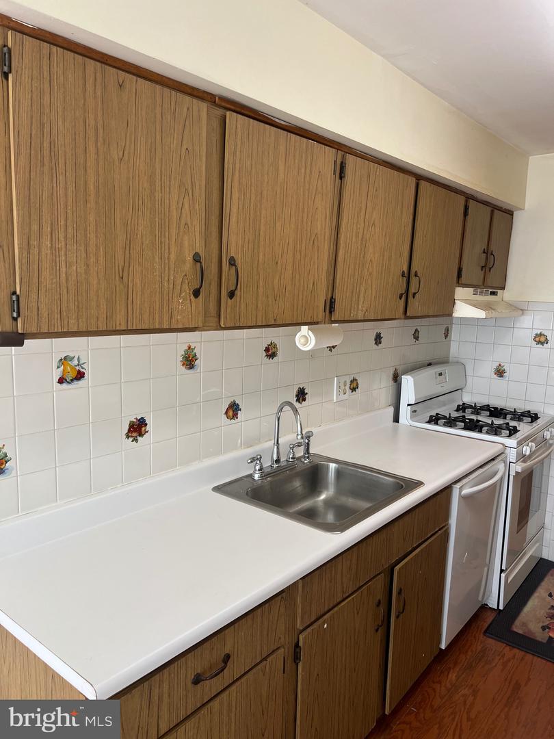 11232 Chestnut Grove Sq #135 Property Photo 10