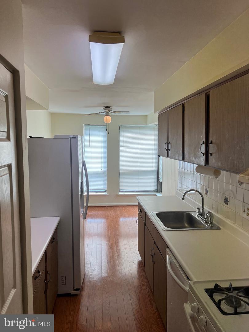 11232 Chestnut Grove Sq #135 Property Photo 13