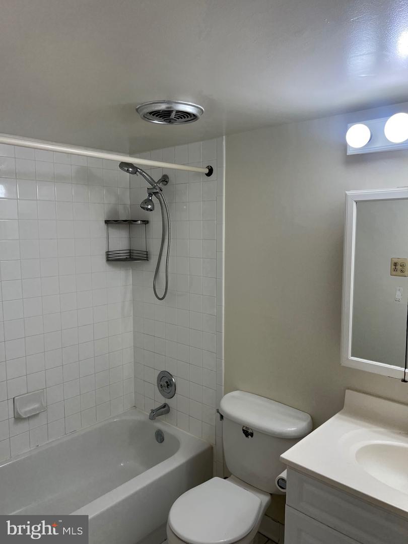 11232 Chestnut Grove Sq #135 Property Photo 16