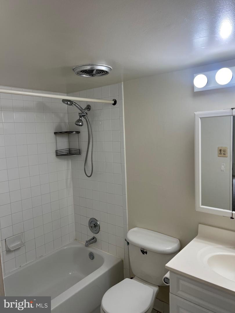 11232 Chestnut Grove Sq #135 Property Photo 26
