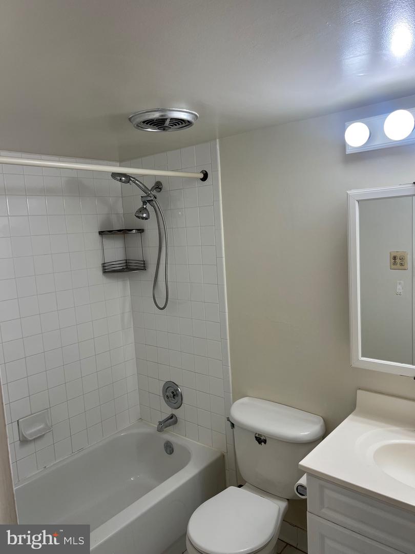 11232 Chestnut Grove Sq #135 Property Photo 31