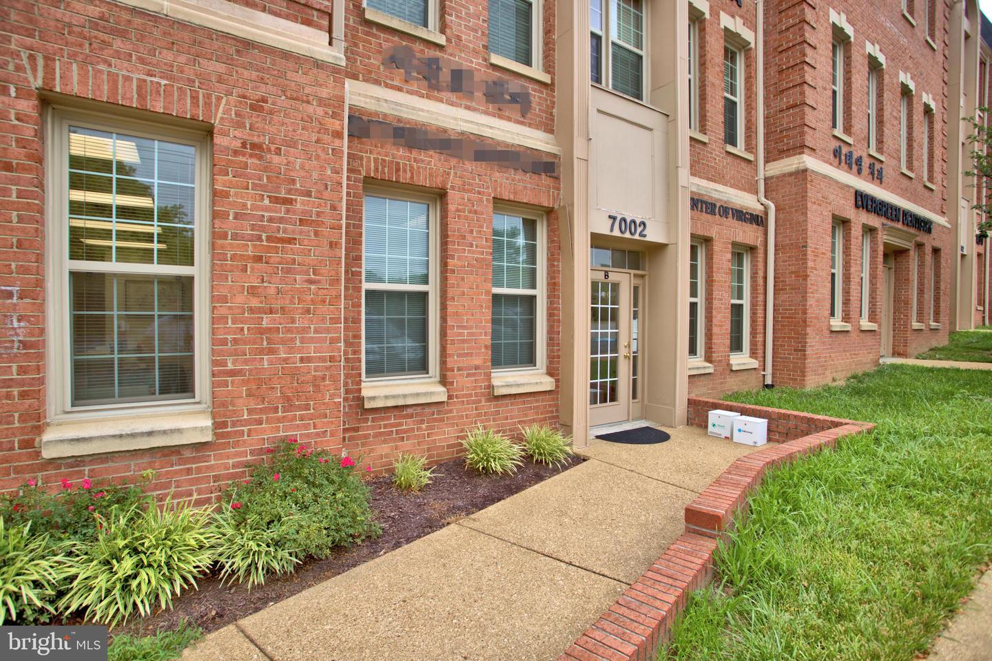7002 Little River Tpke #1b Property Photo 3