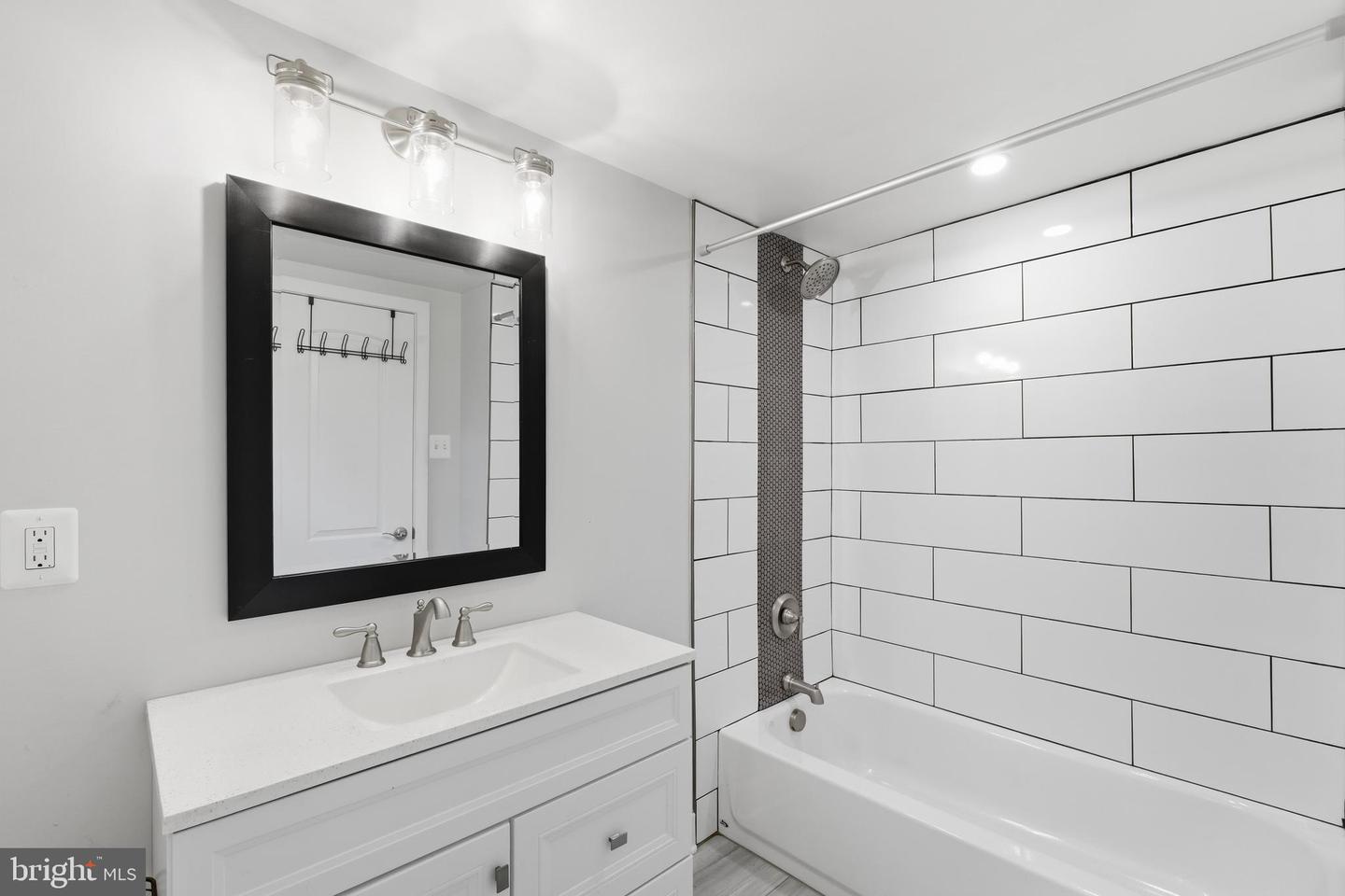 6814 Shrine Ct Property Photo 14