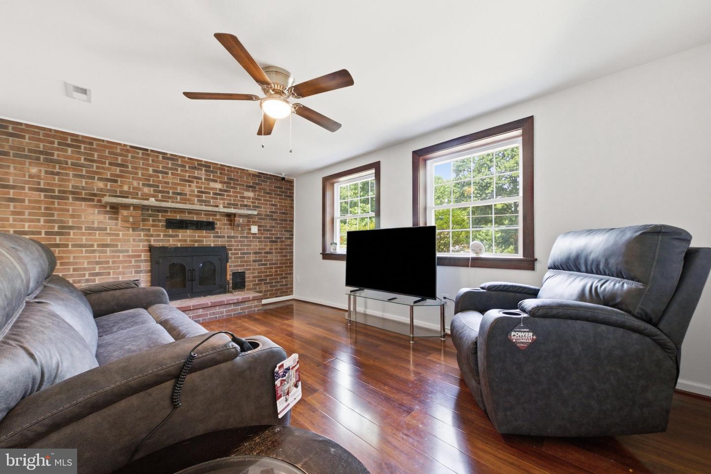 4529 Eaton Pl Property Photo 9