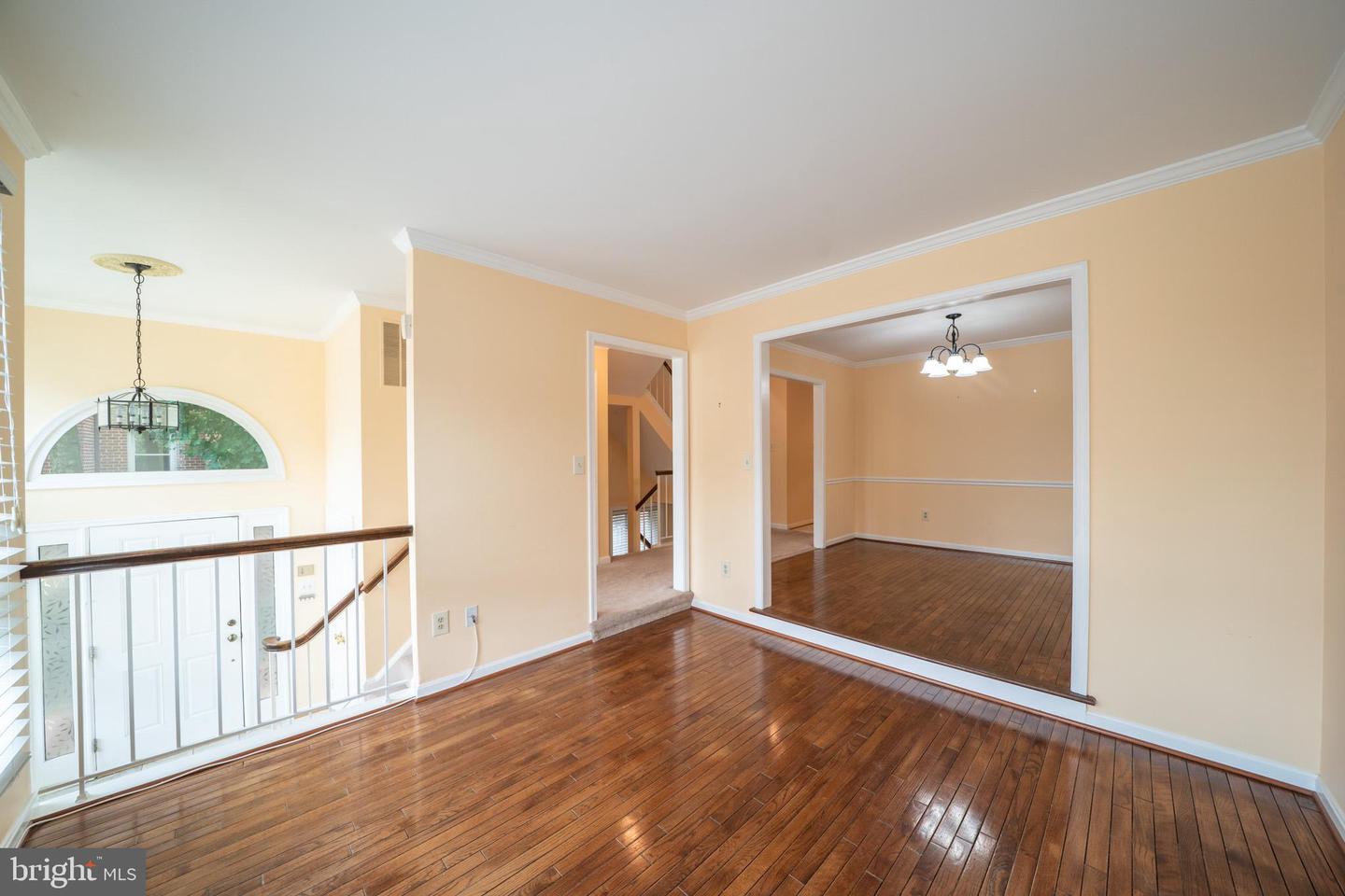 10168 Turnberry Pl Property Photo 4