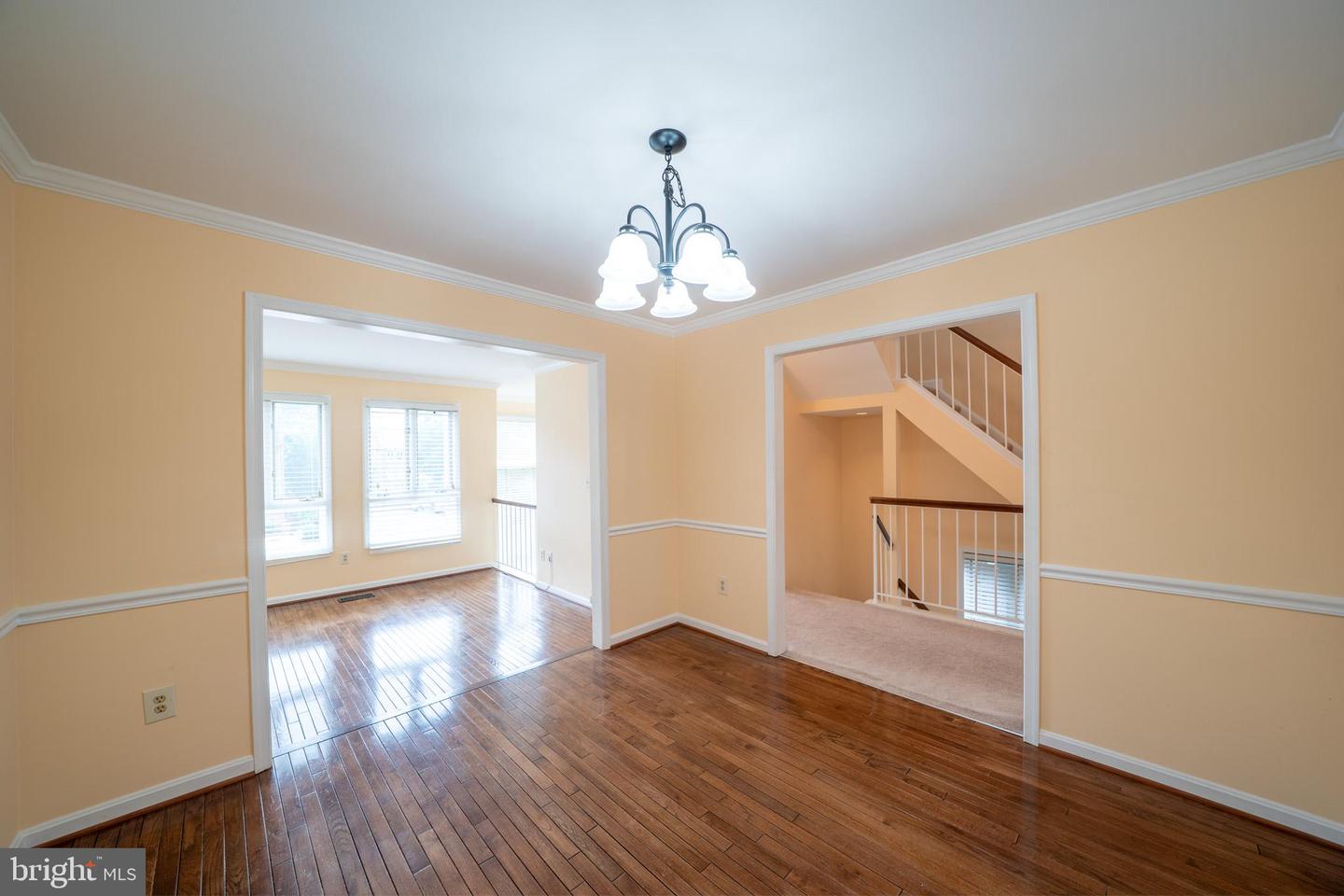 10168 Turnberry Pl Property Photo 5