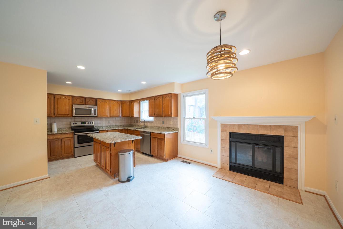 10168 Turnberry Pl Property Photo 8