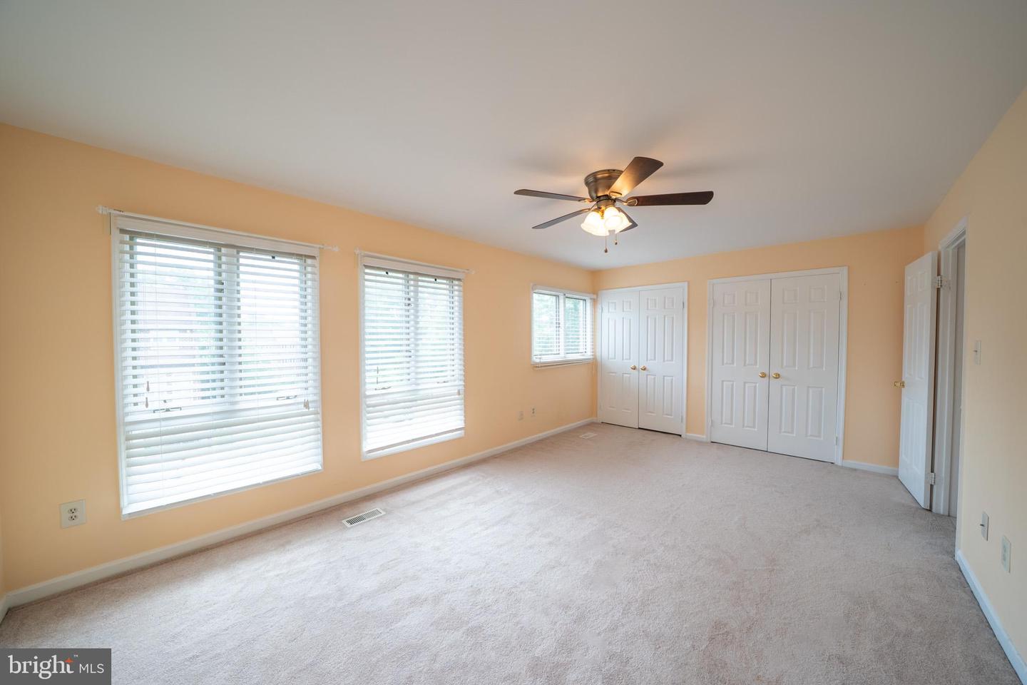 10168 Turnberry Pl Property Photo 14