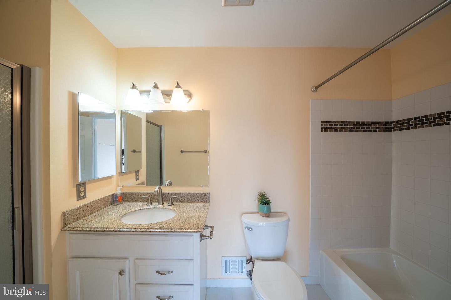 10168 Turnberry Pl Property Photo 15