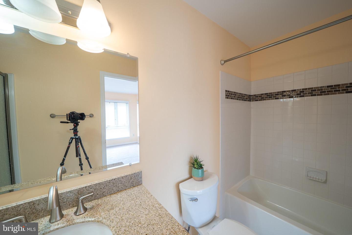10168 Turnberry Pl Property Photo 16
