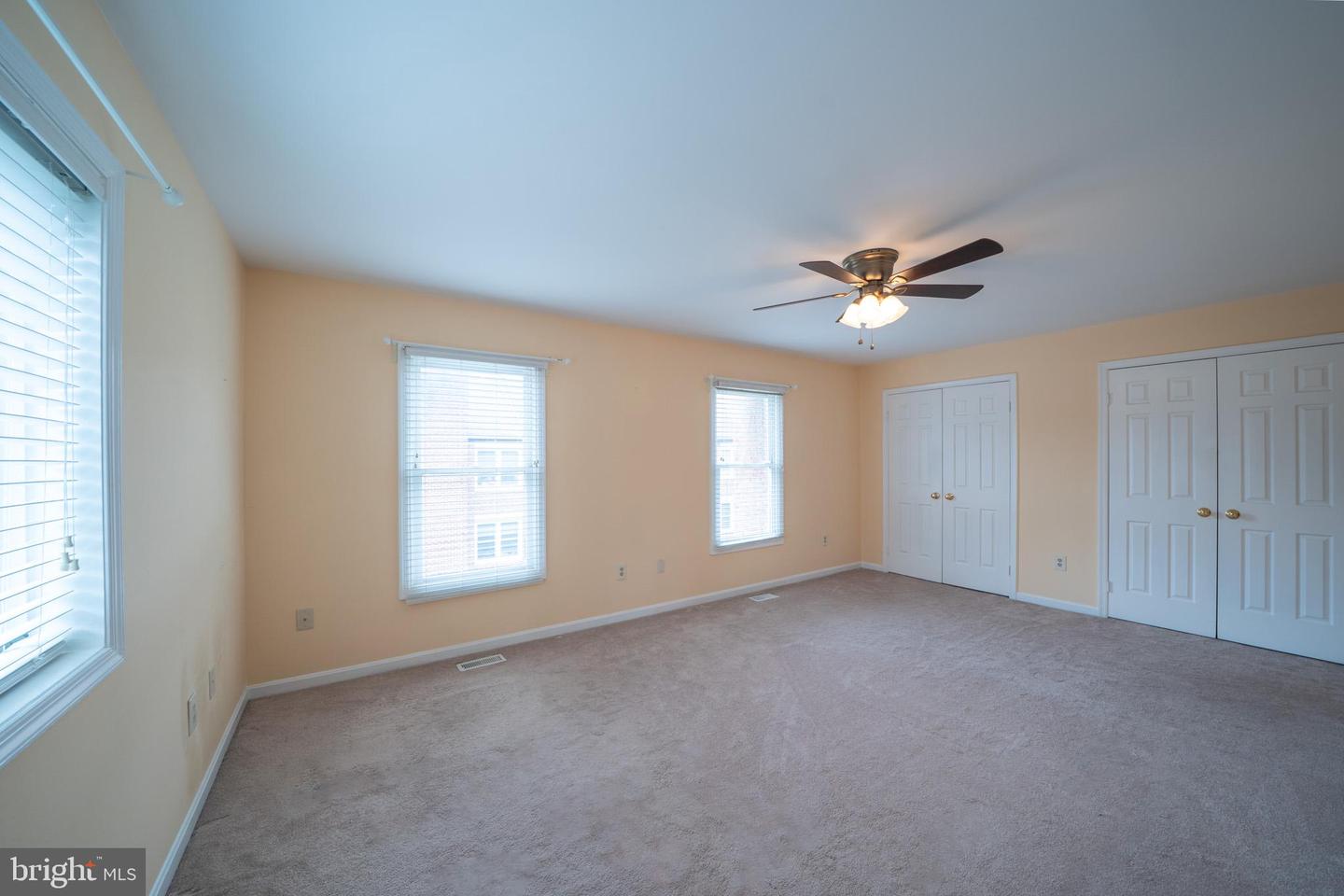 10168 Turnberry Pl Property Photo 17