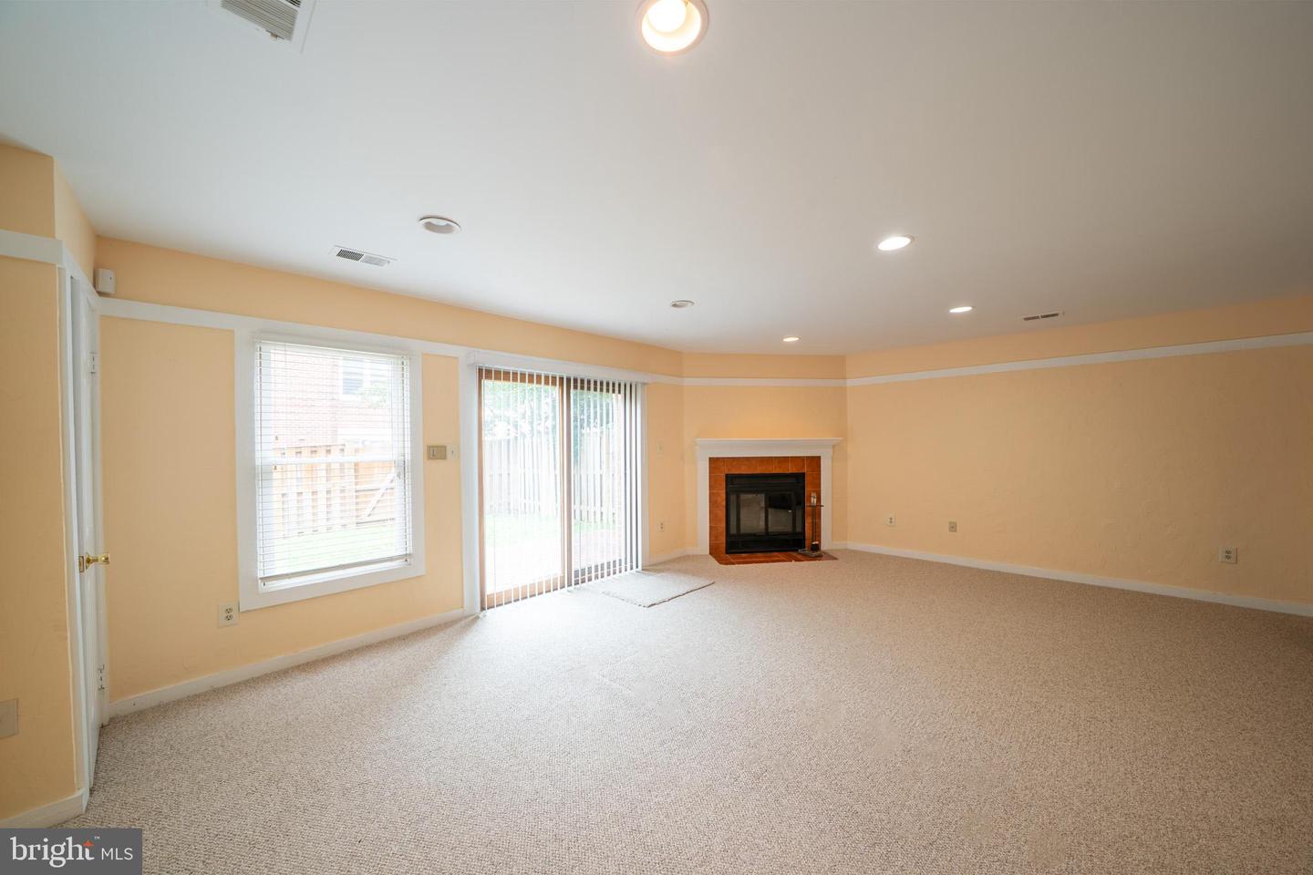 10168 Turnberry Pl Property Photo 22