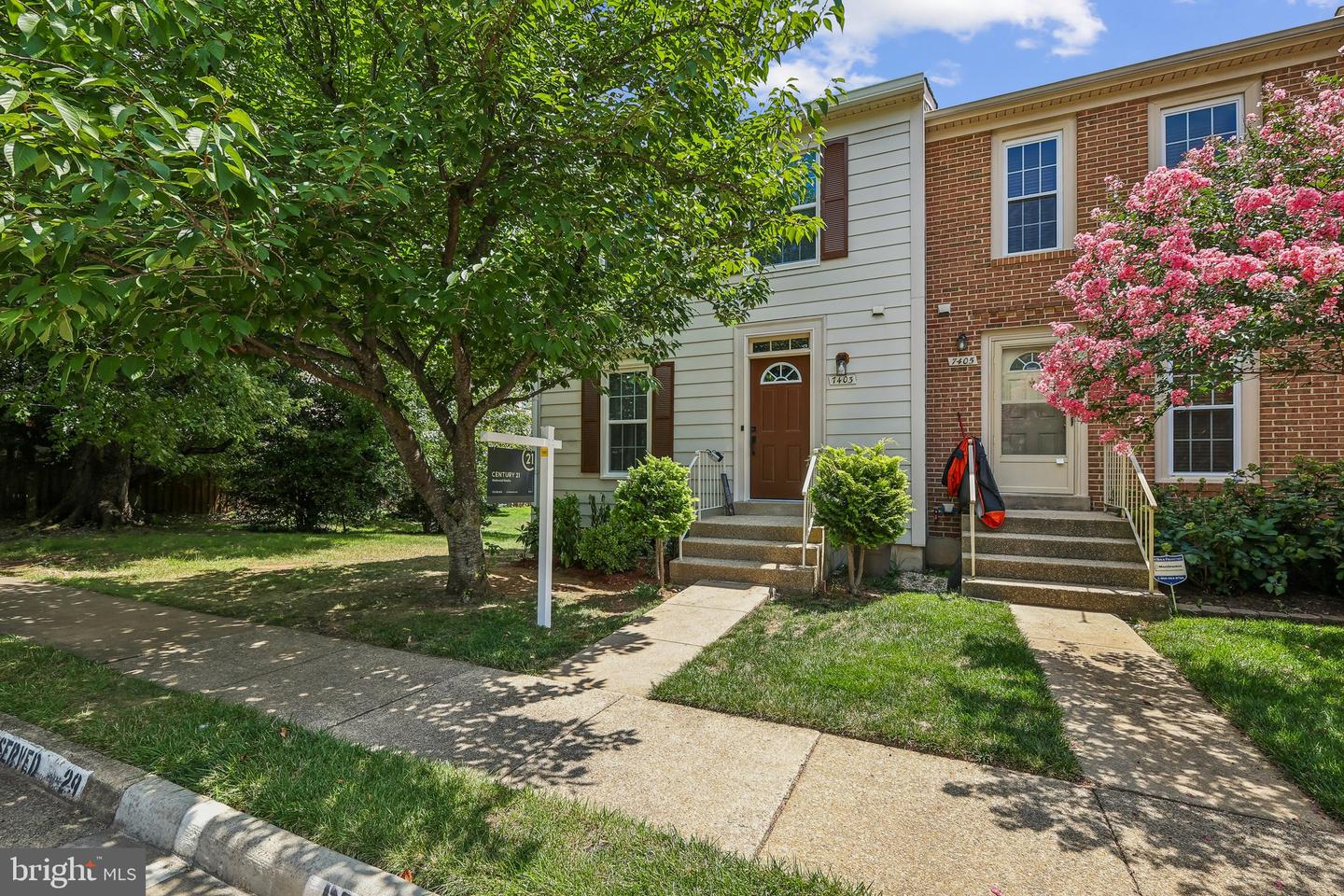 7403 Houndsbury Ct Property Photo 1