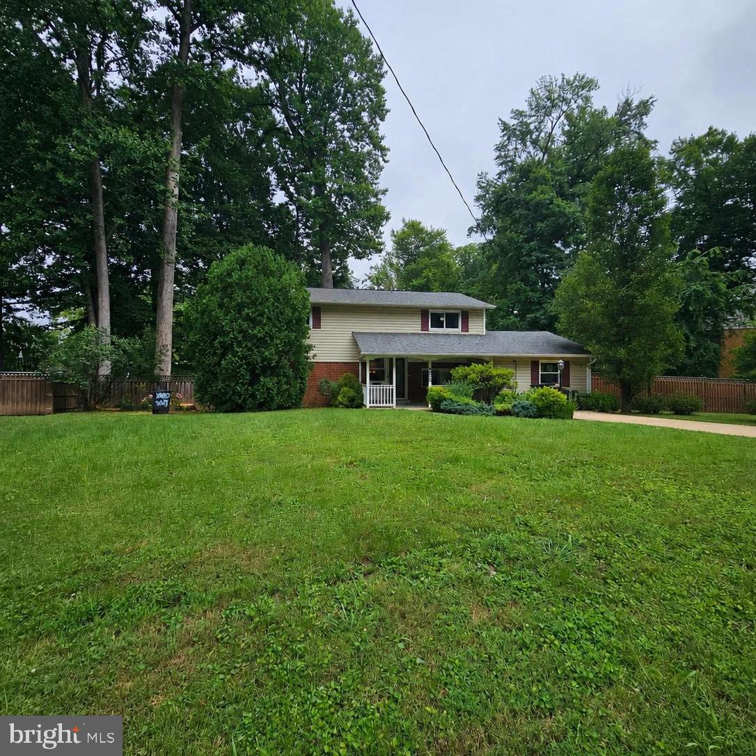 8913 CROMWELL DR Property Photo 1