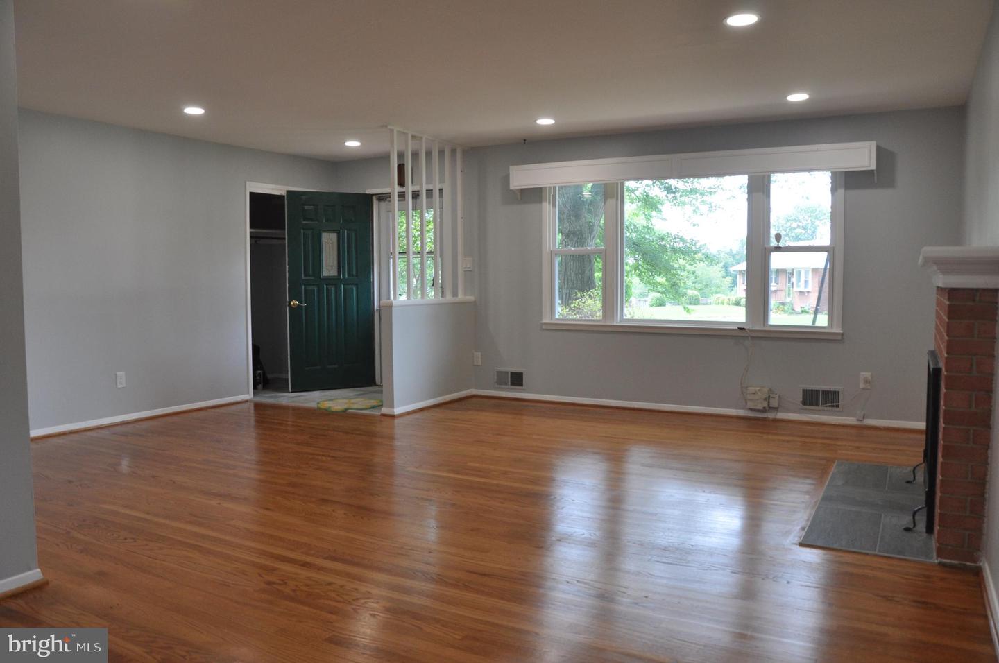 7914 Ellet Rd Property Photo 2