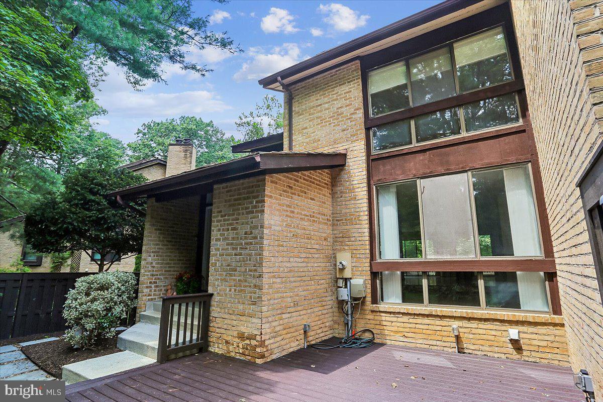 11310 Dockside Cir Property Photo 3