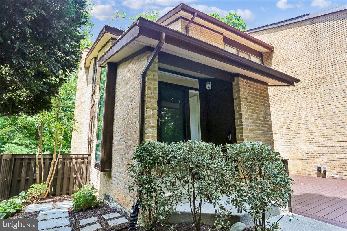 11310 Dockside Cir Property Photo 4