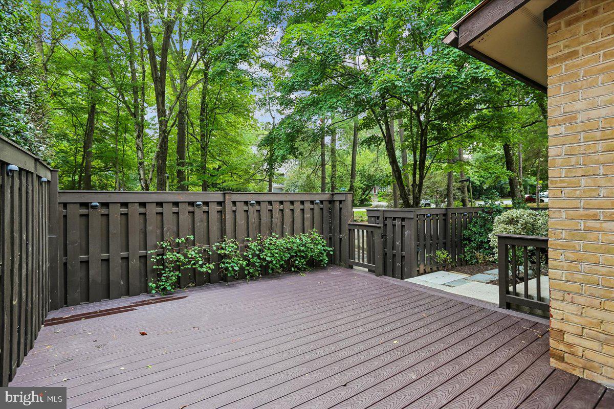 11310 Dockside Cir Property Photo 5