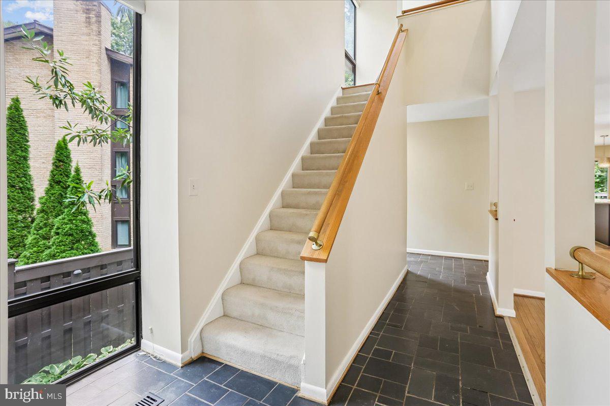 11310 Dockside Cir Property Photo 6